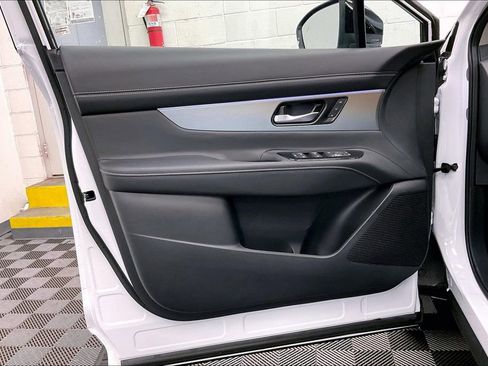 Certified 2025 Nissan Murano SL image 24