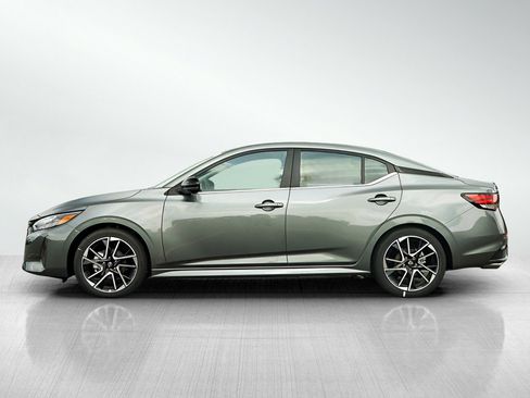 New 2025 Nissan Sentra SR w/ SR Premium Package image 4