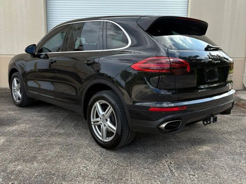 Used 2016 Porsche Cayenne AWD/4WD image 4
