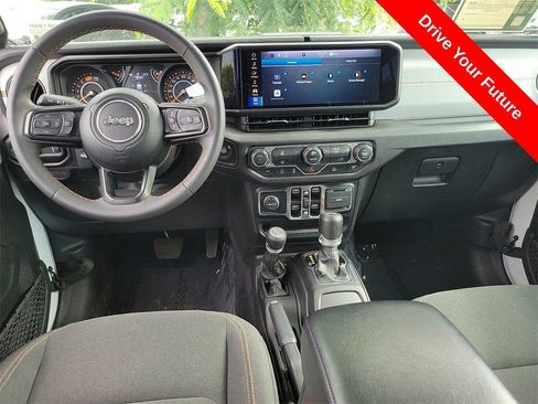 Used 2024 Jeep Wrangler Unlimited Sport AWD/4WD image 5