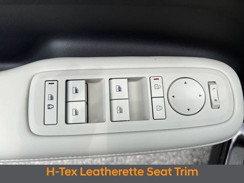 Certified 2025 Hyundai Santa Fe SEL FWD image 17