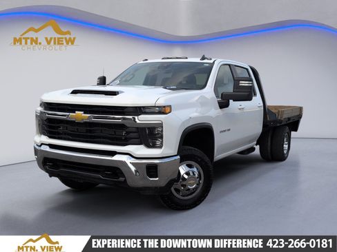 Used 2024 Chevrolet Silverado 3500 LT image 1