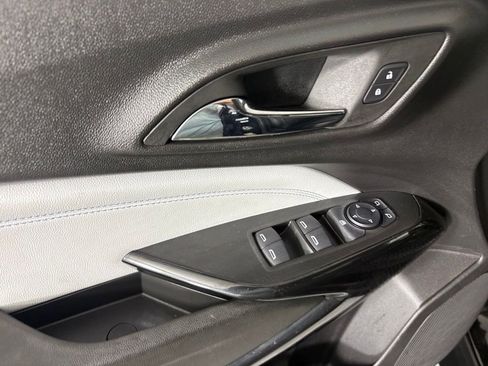 Used 2025 Chevrolet Trax LT FWD image 20