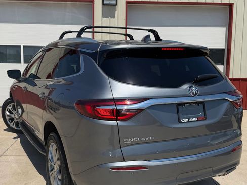 Used 2021 Buick Enclave Avenir w/ Avenir Technology Package AWD/4WD image 34