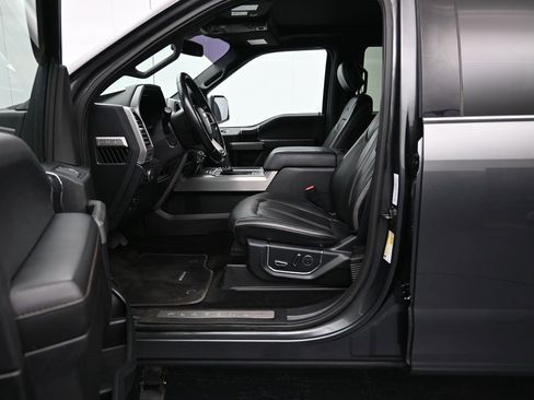 Used 2018 Ford F150 Platinum w/ Equipment Group 701A Luxury image 21