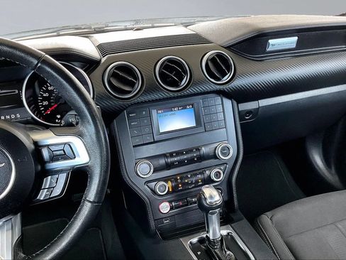 Used 2022 Ford Mustang Coupe RWD image 9