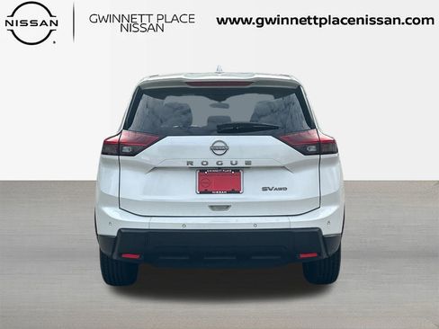 Used 2024 Nissan Rogue SV image 6