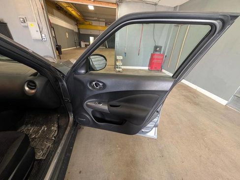 Used 2013 Nissan Juke SV AWD/4WD image 30