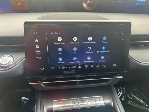 Used 2025 Lincoln Nautilus Reserve AWD/4WD image 23