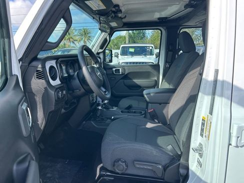 New 2026 Jeep Gladiator Sport image 10