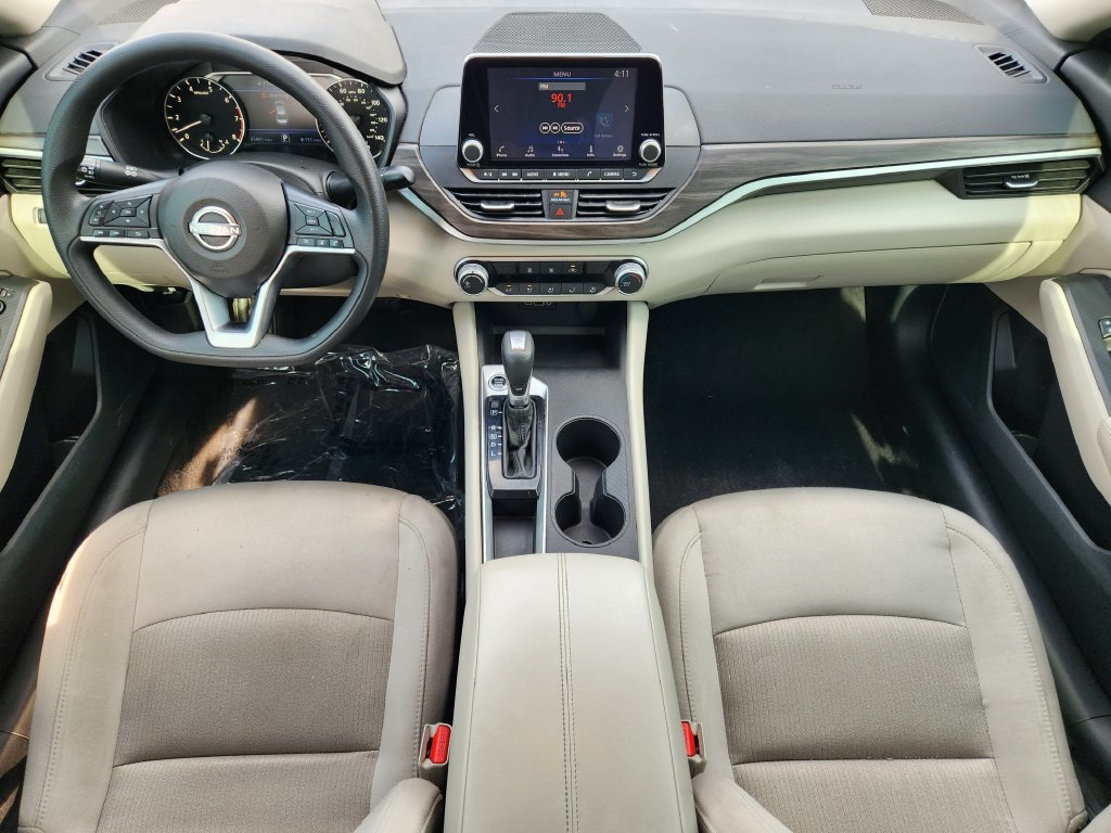 Used 2025 Nissan Altima 2.5 SV FWD image 25