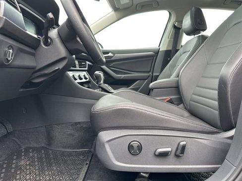 Used 2023 Volkswagen Jetta SE FWD image 20