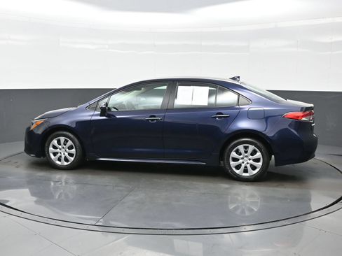 Used 2024 Toyota Corolla LE FWD image 3