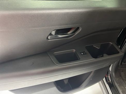 Used 2023 Nissan Pathfinder S image 26