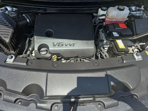 Used 2023 Chevrolet Traverse LS FWD image 33
