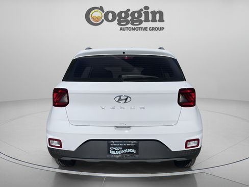 Certified 2026 Hyundai Venue SEL FWD image 5