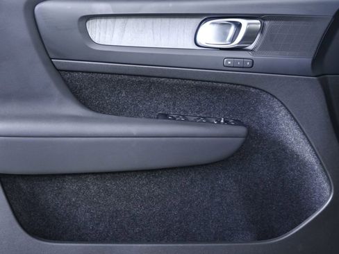 Used 2026 Volvo XC40 B4 Plus w/ Protection Package Premier image 7