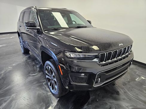 Used 2022 Jeep Grand Cherokee L Overland w/ Advanced Protech Group III AWD/4WD image 25
