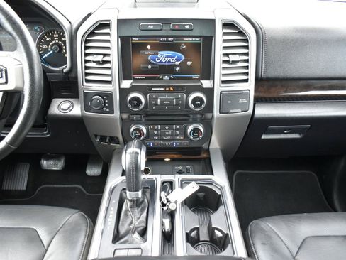 Used 2015 Ford F150 Platinum w/ Equipment Group 701A Luxury AWD/4WD image 20