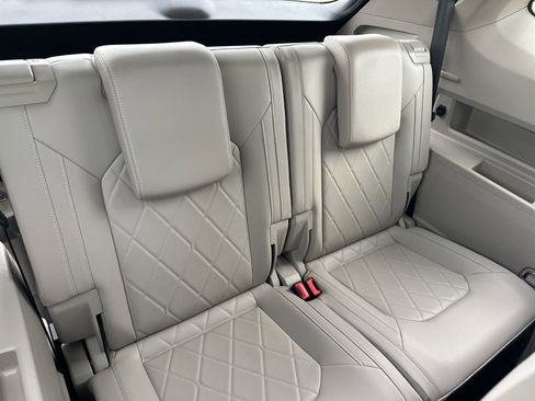 Certified 2024 Volkswagen Atlas SEL Premium R-Line image 43