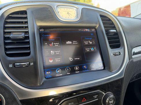 Used 2020 Chrysler 300 Limited RWD image 33