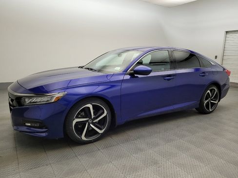 Used 2018 Honda Accord Sport image 2