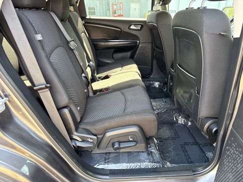 Used 2019 Dodge Journey SE w/ Premium Group FWD image 14