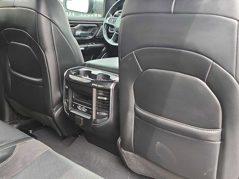 Used 2019 RAM 1500 Laramie AWD/4WD image 16