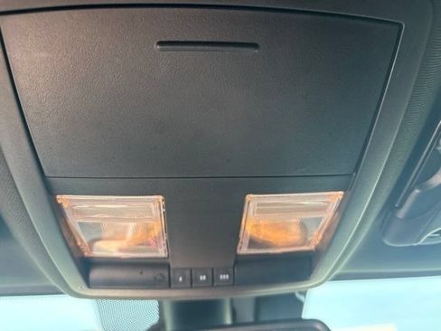 Used 2022 Dodge Challenger GT RWD image 21