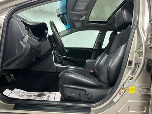 Used 2016 Toyota Camry XSE image 15