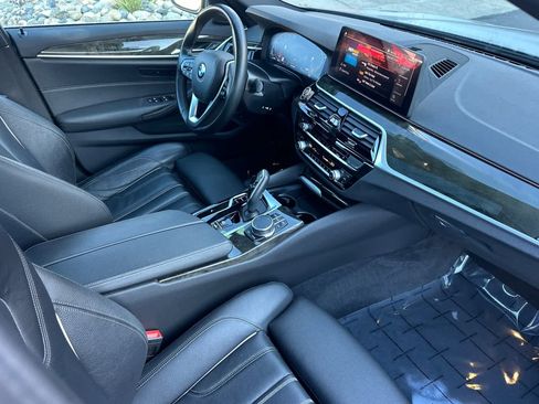 Certified 2023 BMW 530i w/ Convenience Package image 18