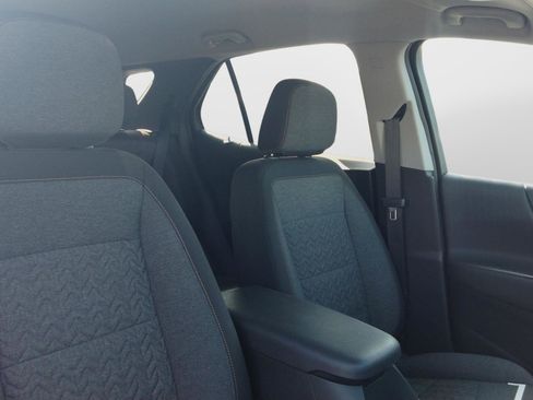 Used 2022 Chevrolet Equinox LT image 24