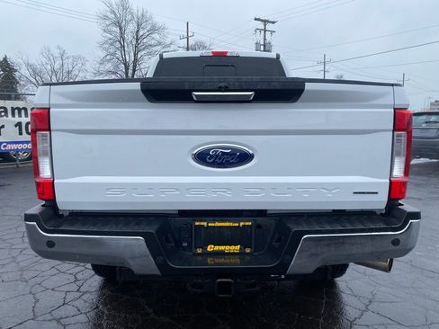 Used 2019 Ford F250 XLT w/ XLT Premium Package image 3