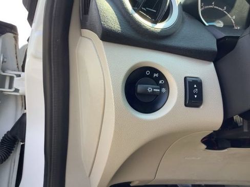 Used 2019 Ford Fiesta SE FWD image 24