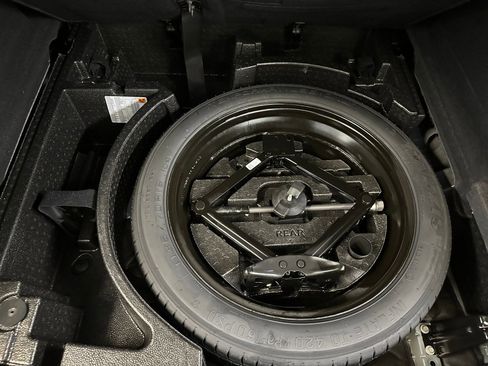 Certified 2024 Cadillac XT5 Luxury image 31