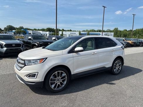 Used 2016 Ford Edge Titanium w/ Equipment Group 302A FWD image 4