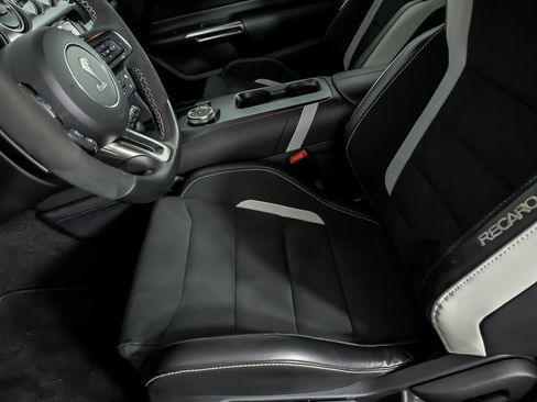 Used 2021 Ford Mustang Shelby GT500 w/ Technology Package image 20