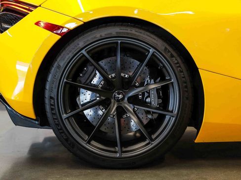 Used 2022 McLaren 720S Performance RWD image 17