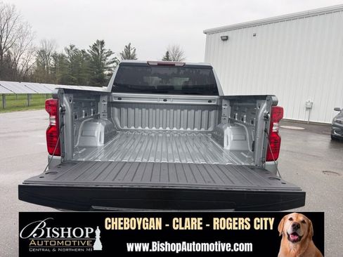 Used 2024 Chevrolet Silverado 1500 LT AWD/4WD image 10