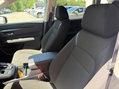 Used 2025 Honda CR-V EX image 10