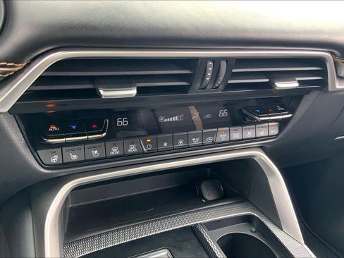 Certified 2025 MAZDA CX-70 Plug-In Hybrid w/ Premium Plus AWD/4WD image 32