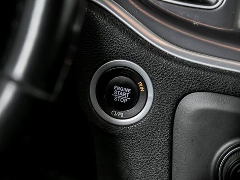 Used 2021 Dodge Charger SXT w/ Leather Interior Group image 28