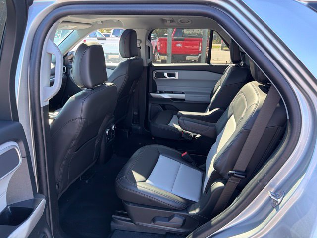 Used 2024 Ford Explorer XLT w/ Equipment Group 202A AWD/4WD image 12
