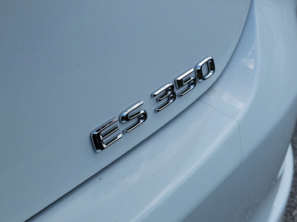Used 2023 Lexus ES 350 F Sport w/ Accessory Package (Z2) FWD image 5