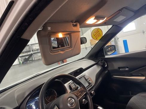 Used 2019 Nissan Kicks SV image 24