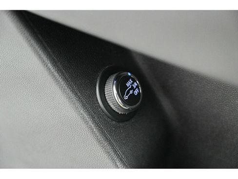 Used 2025 Cadillac XT6 Premium Luxury w/ Technology Package image 35