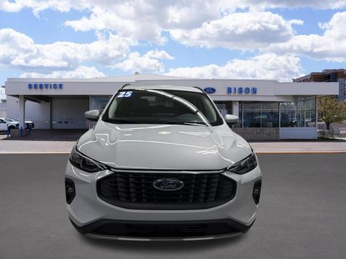 Certified 2025 Ford Escape Platinum AWD/4WD image 8