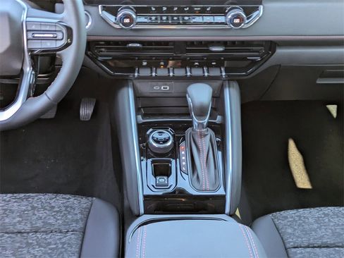 New 2025 Chevrolet Colorado Z71 w/ Technology Package image 17