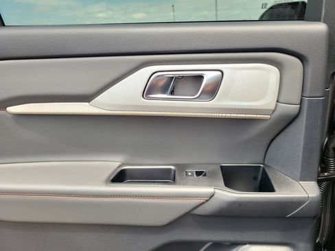 New 2026 Ford Explorer Active AWD/4WD image 15