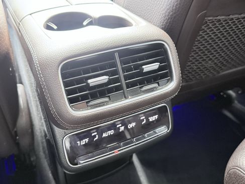 Used 2022 Mercedes-Benz GLS 450 4MATIC image 50